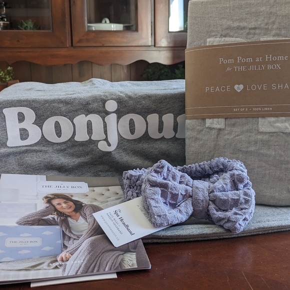 Multiple Jilly Box Items - Picture 3 of 12